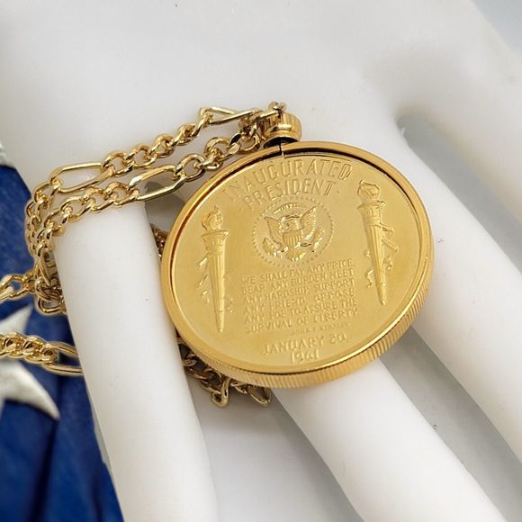 Vintage JFK Framed Gold Plated Bronze Commemorative1961 Innagural Coin - Picture 7 of 8